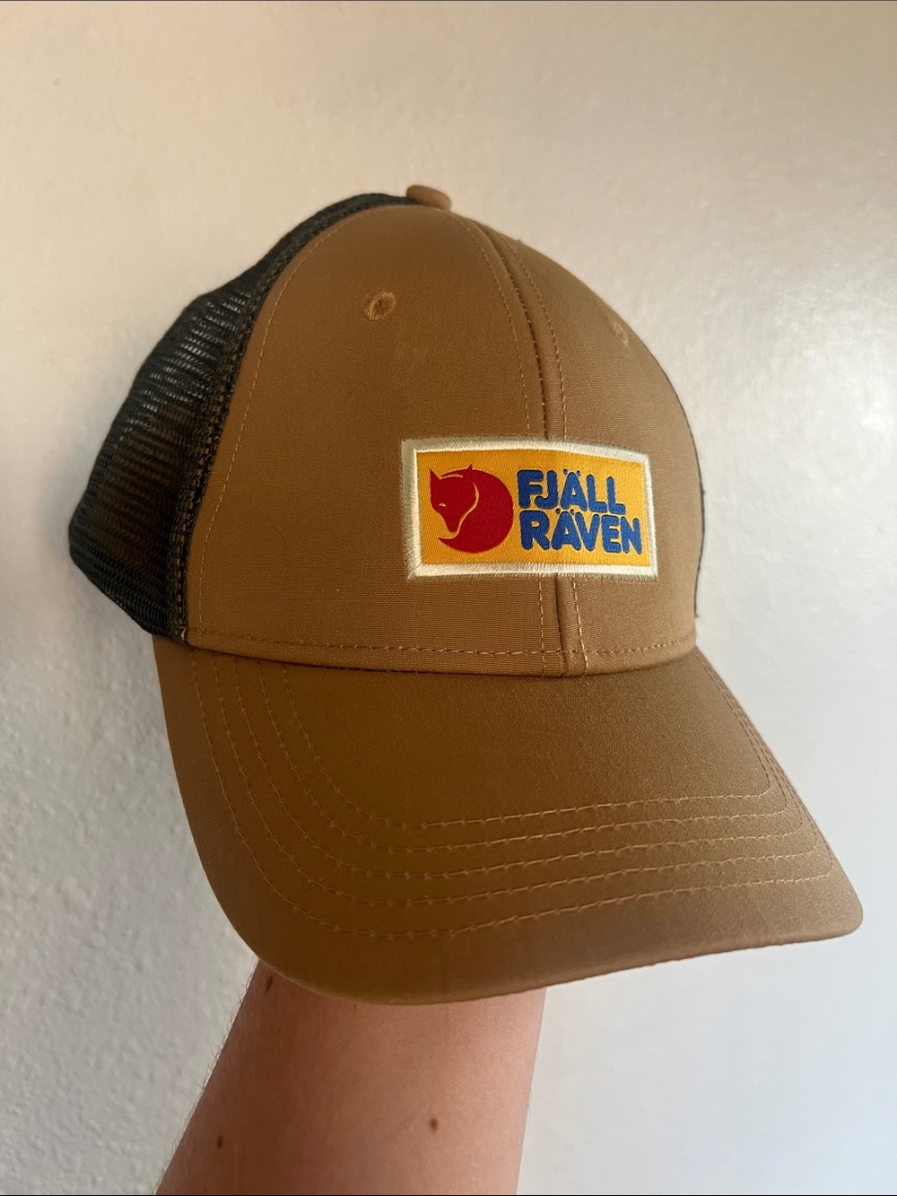 Fjällräven Brown Trucker Hat with Logo Patch Women’s